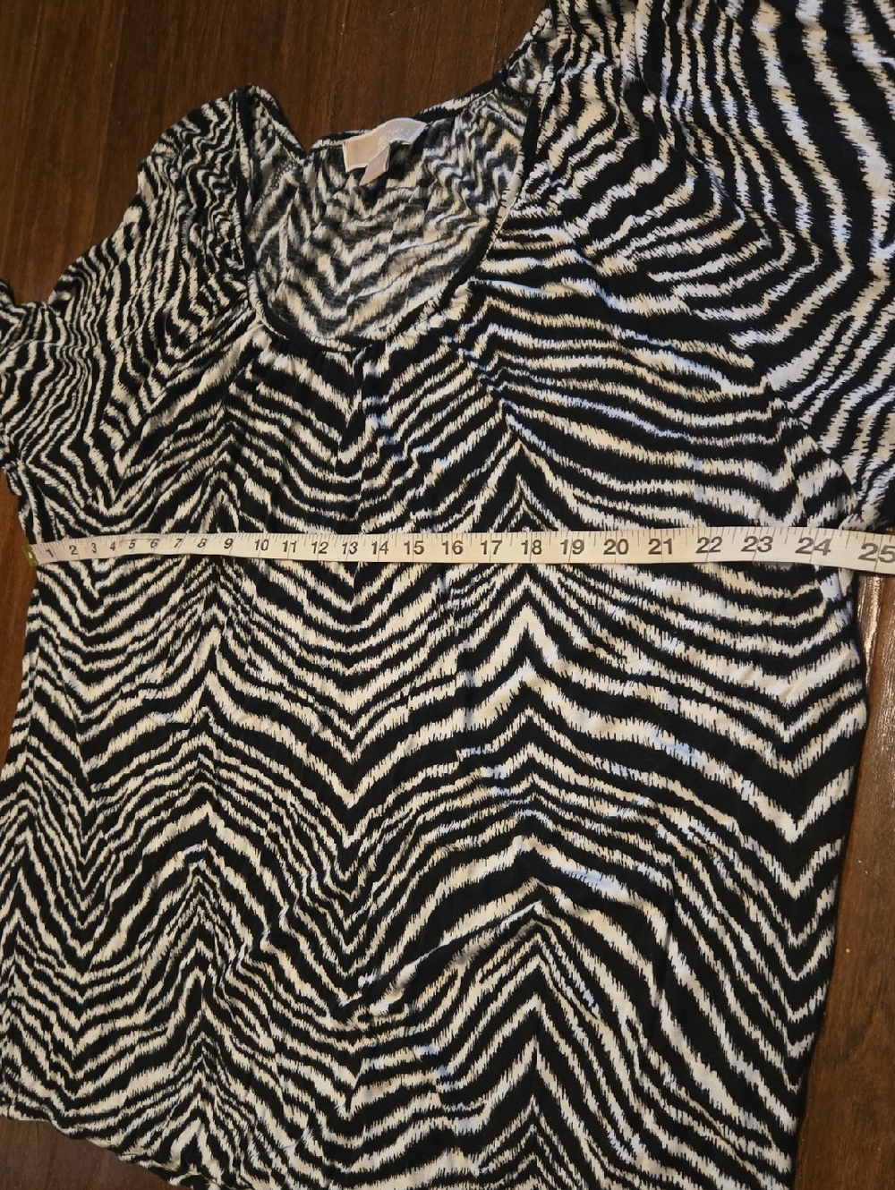 MICHAEL Michael Kors Black And White Zebra Patterned 3/4 Sleeve Top - Picture 6 of 8